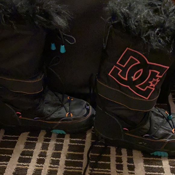 Women’s Winter Boots - Picture 2 of 2